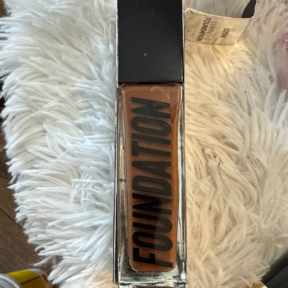 *90* Anastasia Beverly Hills Luminous Foundation in Silver Box shade 520W - Picture 3 of 3